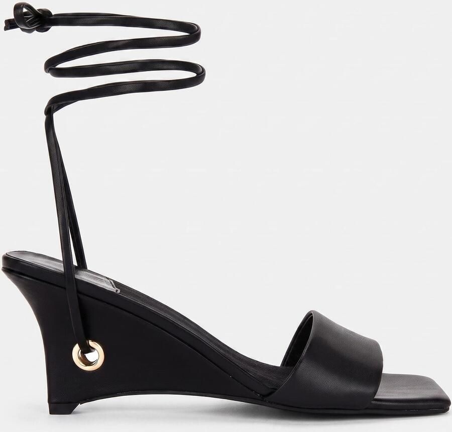 Jeffrey Campbell Sandalen met riem 'READY' zwart