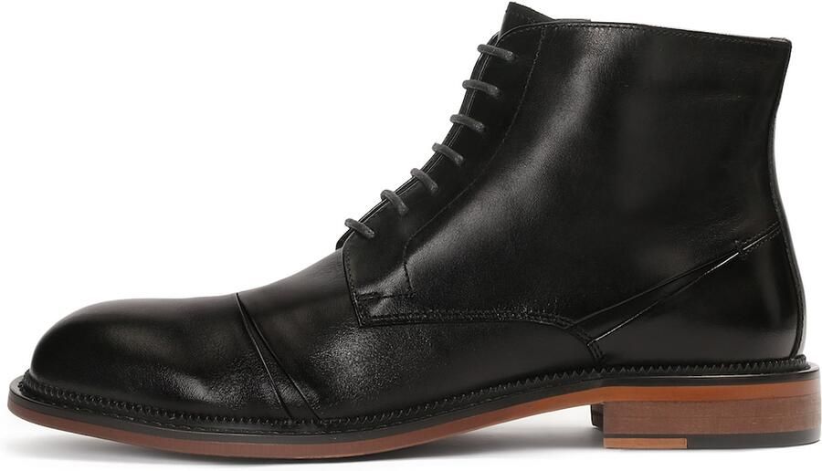 Kazar Elegante herenlaarzen met gebonden bovenwerk.Dit product valt groot uit.