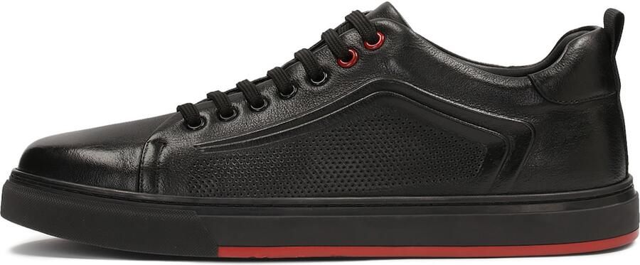 Kazar Zwarte leren sneakers met perforatie en rode inzet.Dit product valt groot uit.