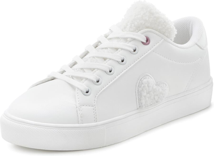Lascana Sneakers Vrijetijdsschoen lage schoen met kleine hart patch VEGAN