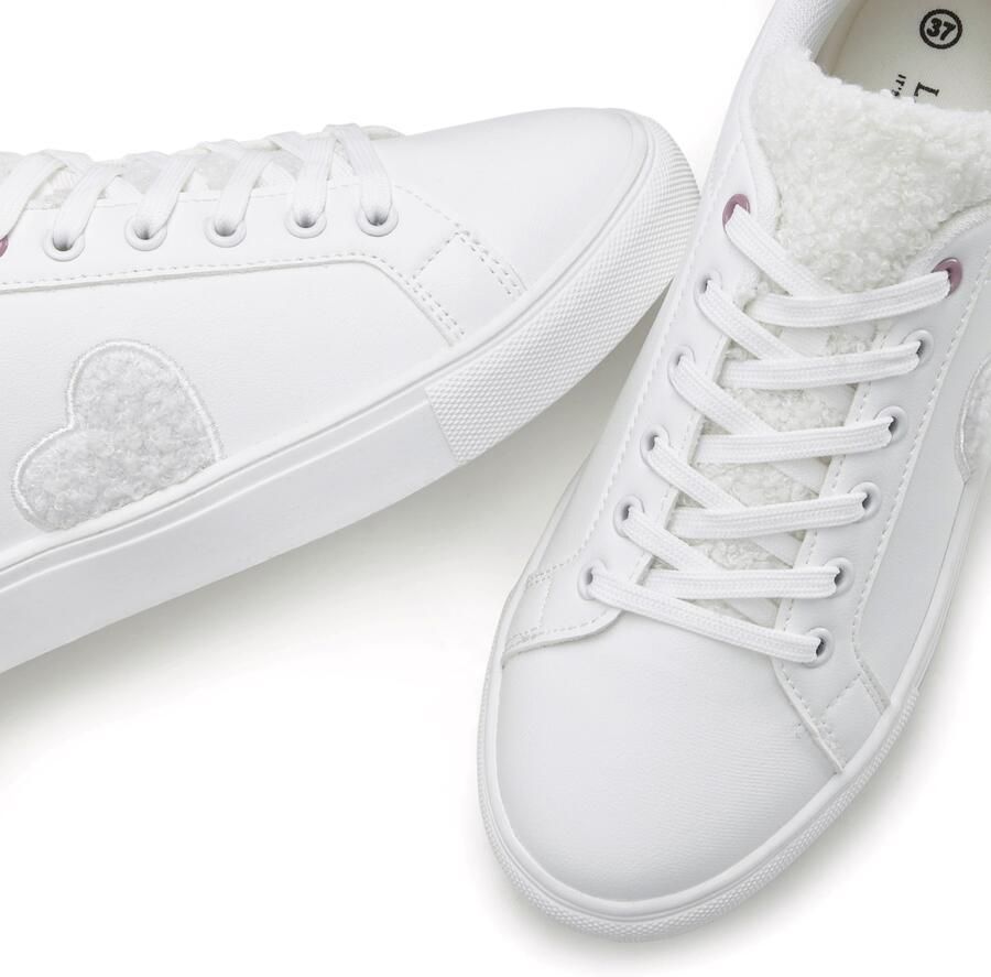 Lascana Sneakers Vrijetijdsschoen lage schoen met kleine hart patch VEGAN - Foto 2