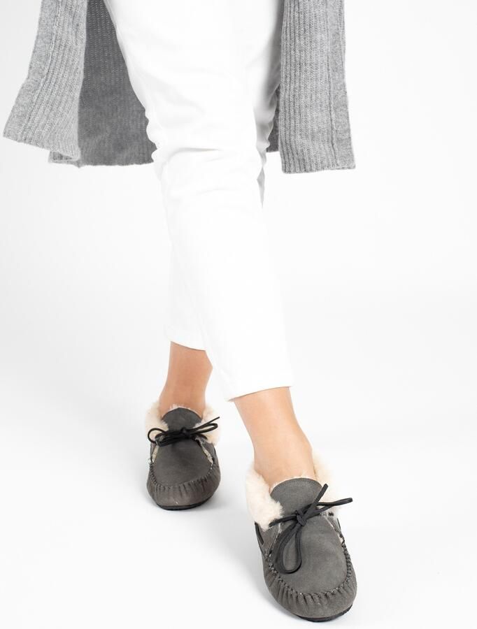 Minnetonka Mocassins 'Chrissy' grijs wit - Foto 2