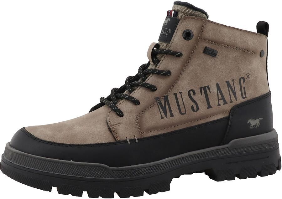 MUSTANG Veterboots brokaat zwart