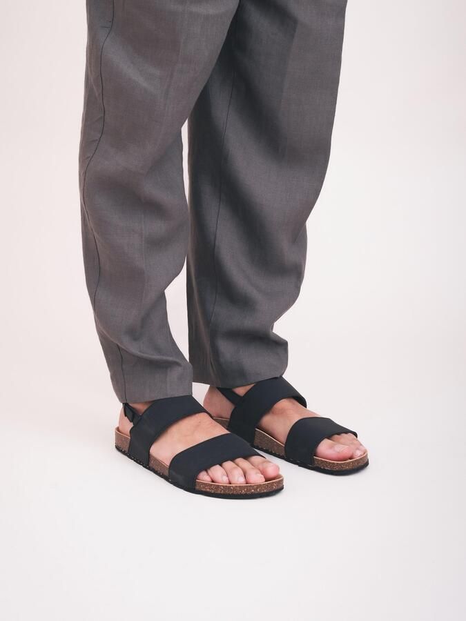Nae Vegan Shoes Platte sandalen Vegan Sandalen met Zool van Gerecyclede Autobanden Savai Zwart - Foto 5