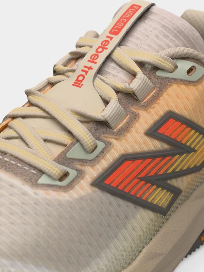 New balance Loopschoen 'Rebel Trail' brokaat geel lichtoranje rood - Foto 4