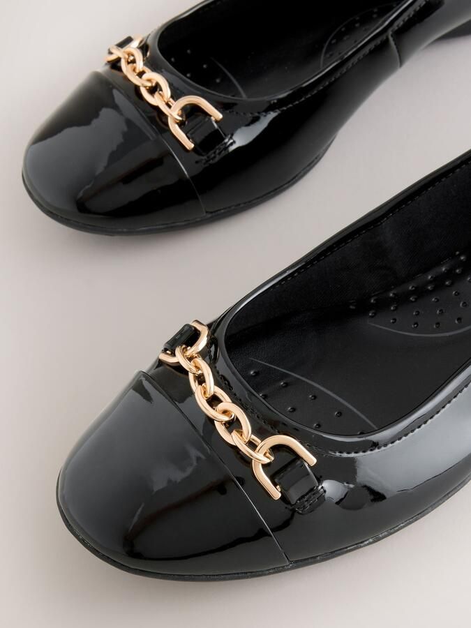Next Dames Forever Comfort ballerina's met metalen ketting Zwart - Foto 4