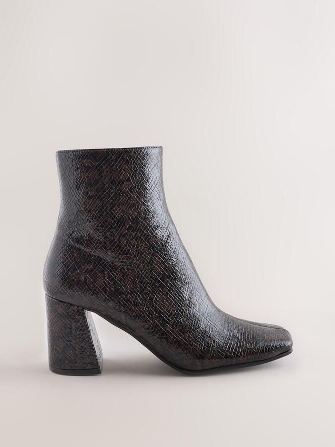 Next Dames Forever Comfort enkellaars met vierkante neus en structuur Bruin - Foto 2