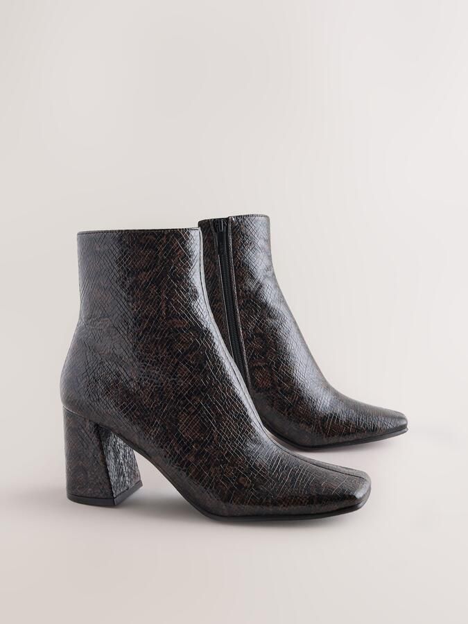 Next Dames Forever Comfort enkellaars met vierkante neus en structuur Bruin - Foto 3