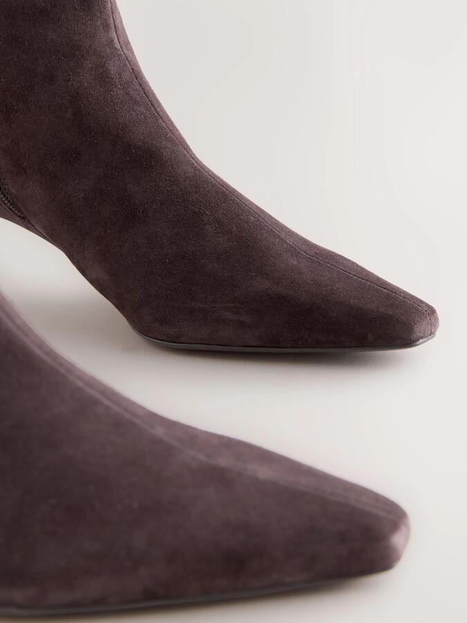 Next Dames Forever Comfort enkellaarzen met hak en hoekige neus Bruin - Foto 4