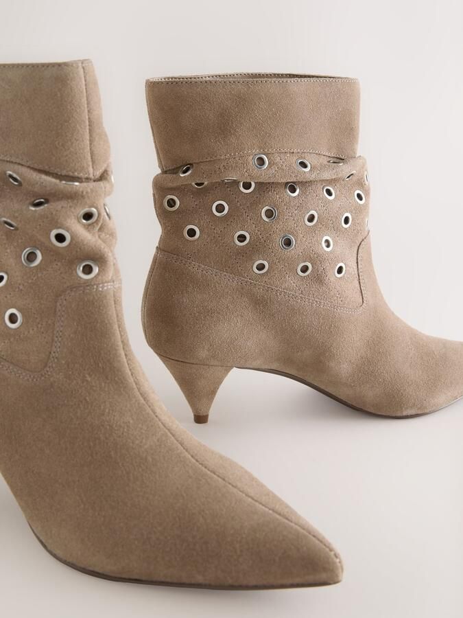 Next Dames Forever Comfort enkellaarzen met oogjesversiering Naturel - Foto 4