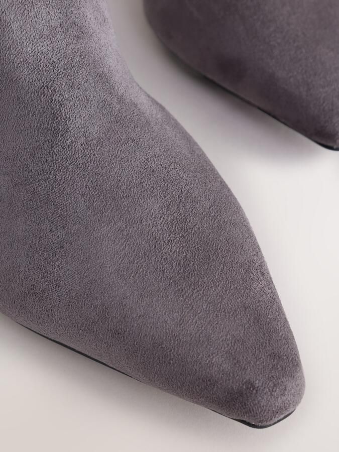 Next Dames Forever Comfort slappe laarzen met kittenhak puntige neus en extra brede pasvorm Grijs - Foto 2