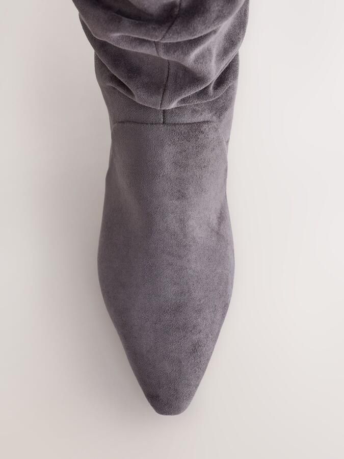 Next Dames Forever Comfort slappe laarzen met kittenhak puntige neus en extra brede pasvorm Grijs - Foto 5