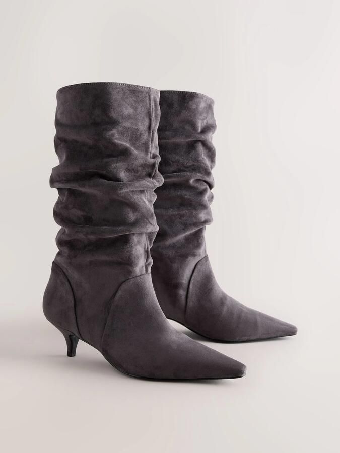 Next Dames Forever Comfort slappe laarzen met kittenhak en puntige neus Grijs - Foto 3