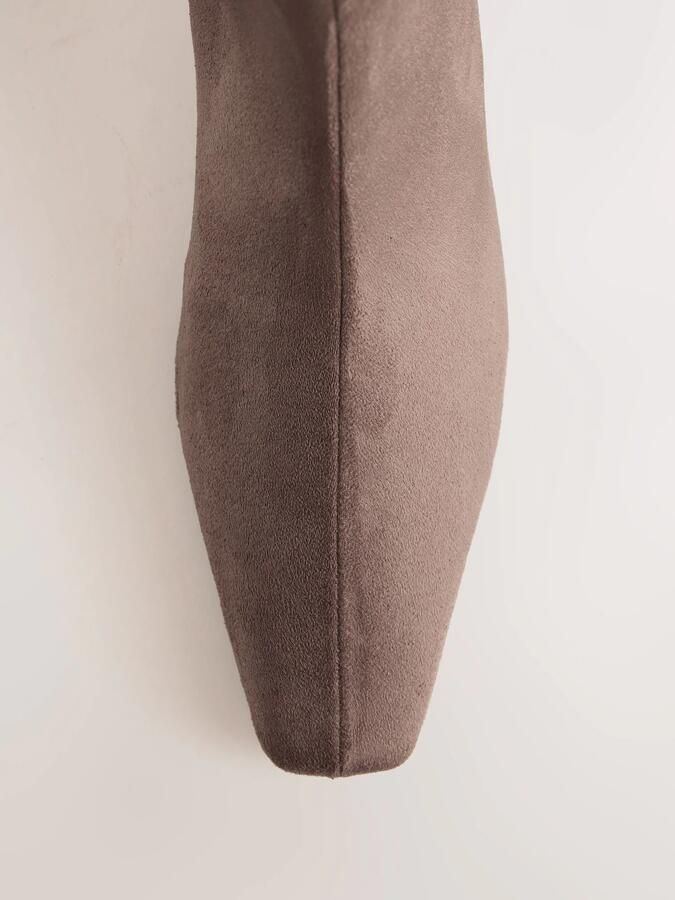 Next Dames Forever Comfort Chelsea-enkellaarzen met puntige neus Bruin - Foto 5