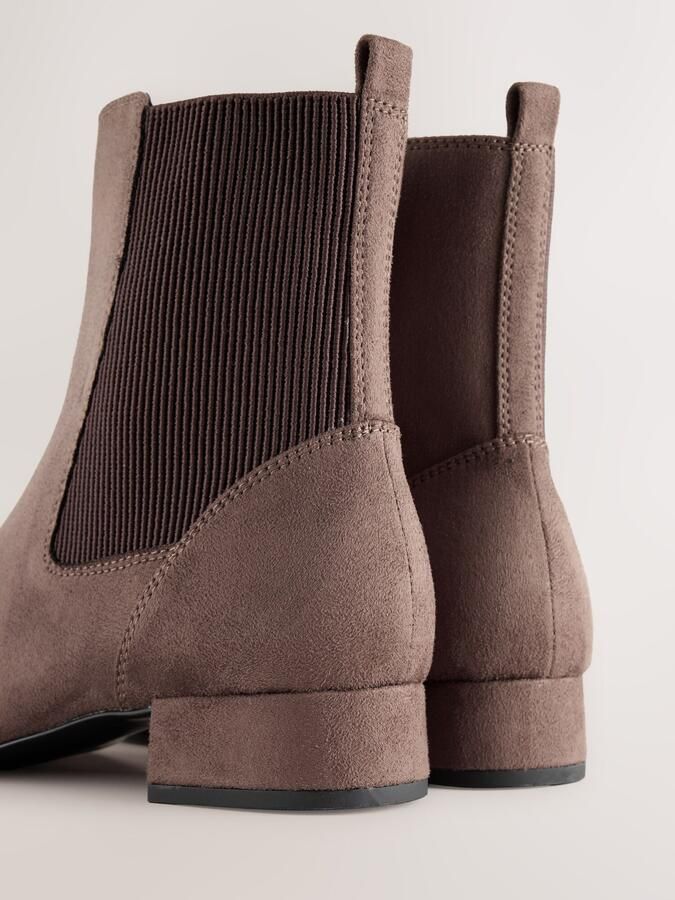 Next Dames Forever Comfort Chelsea-enkellaarzen met puntige neus Bruin - Foto 4