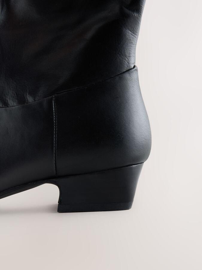 Next Dames Forever Comfort laarzen met brede pasvorm Leren knielaarzen in cowboystijl met beitelneus Zwart - Foto 5