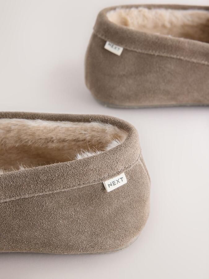 Next Dames Bontgevoerde suède moccassinpantoffels met omslag Grijs - Foto 5