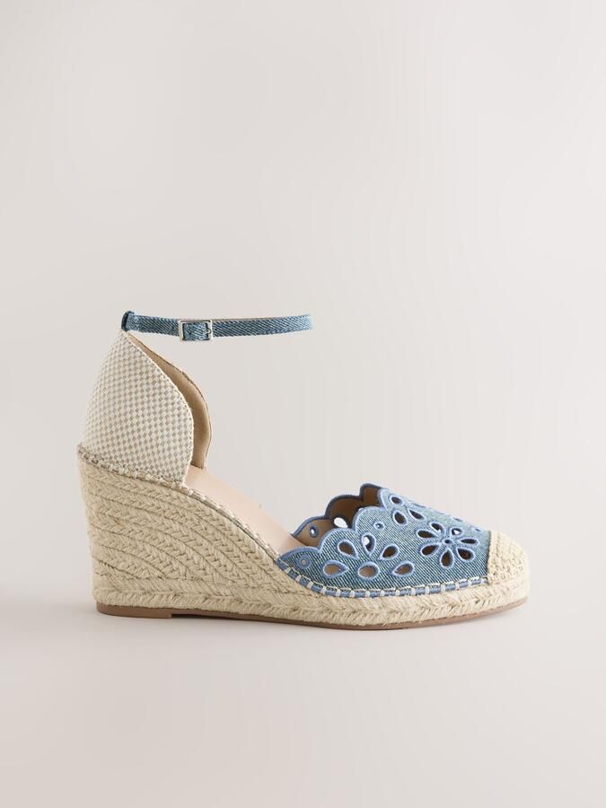 Next Dames Forever Comfort broderie-sleehakken met bedekte neus Blauw - Foto 5