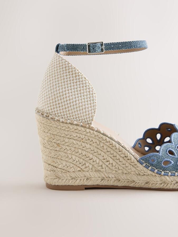 Next Dames Forever Comfort broderie-sleehakken met bedekte neus Blauw - Foto 2