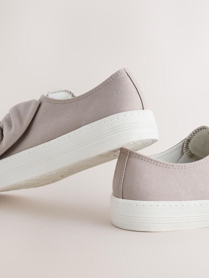 Next Dames Forever Comfort canvas sneakers met strik Bruin - Foto 5