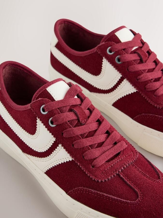 Next Dames Forever Comfort suède skatersneakers met veters en strepen aan de zijkant Rood - Foto 2