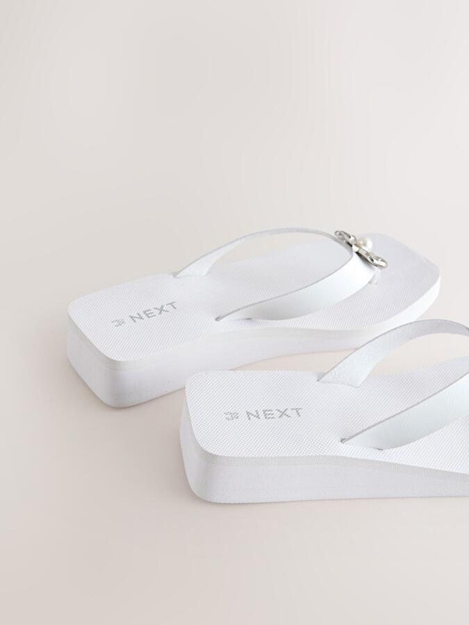 Next Dames Teenslippers met sleehak versiering en hardware Wit - Foto 5