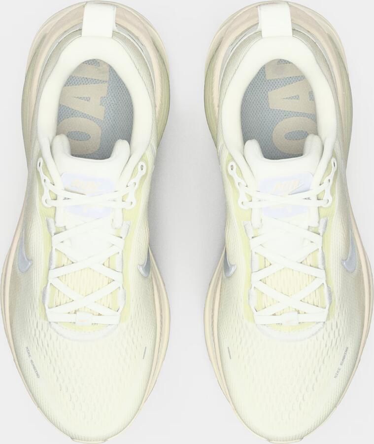 NIKE Loopschoen 'Vomero 18 Ess' beige wit offwhite - Foto 4