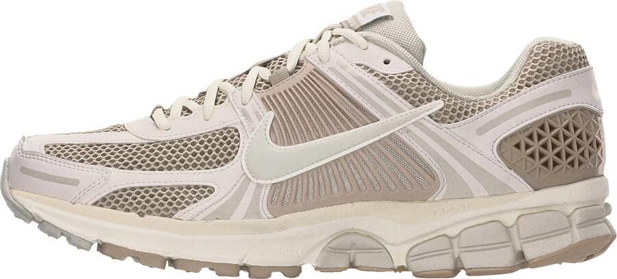Nike Sportswear Sneakers laag 'ZOOM VOMERO 5' camel sand taupe