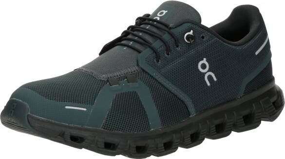 On Sneakers laag