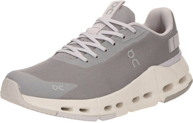 On Sneakers laag 'Cloudnova Form 2'