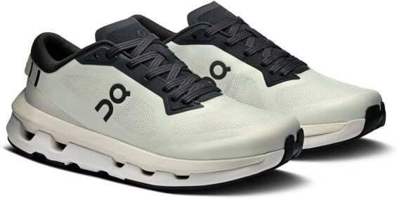 On Sneakers laag 'Cloudz e'
