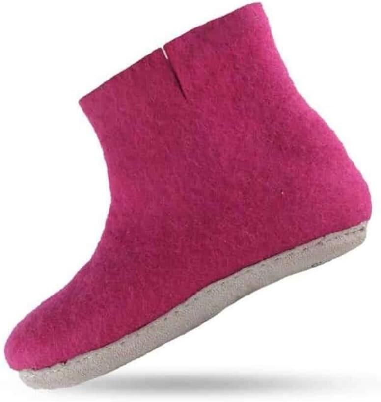 SHUS walk with nature Huisschoenen 'Hjemmesko med høj skaft af 100% ren uld Model pink m sål i skind Dansk Design fra SHUS' lichtroze