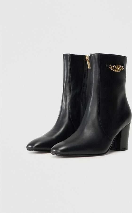STEVE MADDEN Enkellaarsjes 'Geneeva' zwart