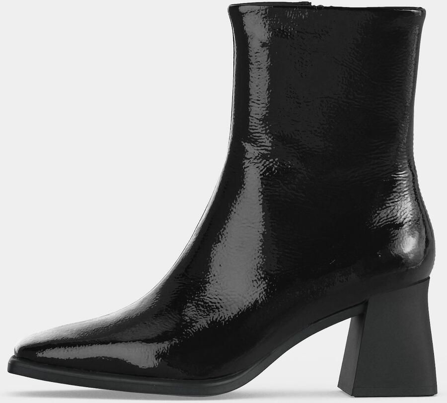 VAGABOND SHOEMAKERS Enkellaarsjes 'HEDDA' zwart