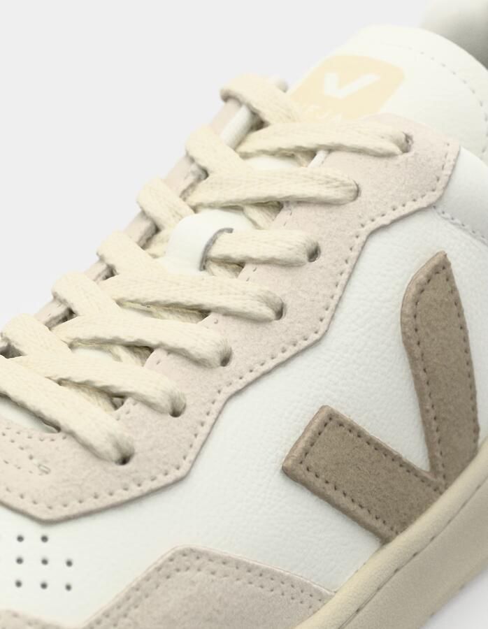 Veja Sneakers laag 'V-90' lichtbeige donkerbeige wit - Foto 12