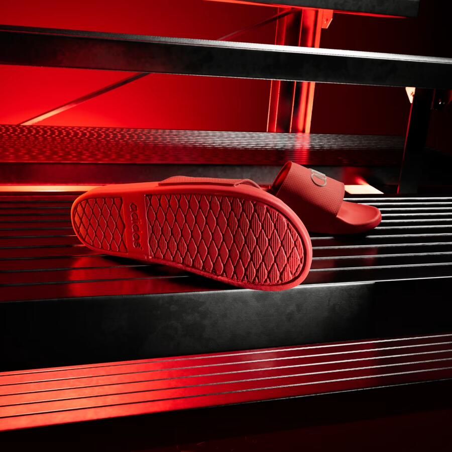 Adidas Perfor ce ADILETTE COMFORT AUDI REVOLUT F1 TEAM SLIPPERS Unisex Rood - Foto 4