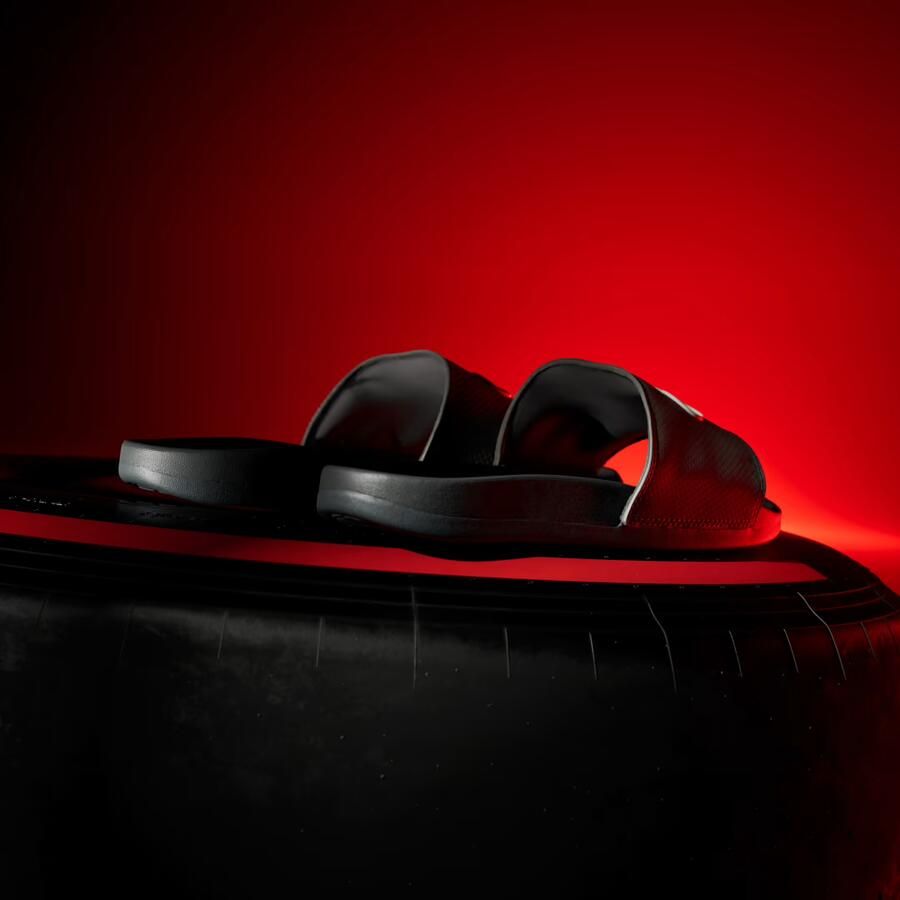 Adidas Perfor ce ADILETTE COMFORT AUDI REVOLUT F1 TEAM SLIPPERS Unisex Zwart - Foto 6