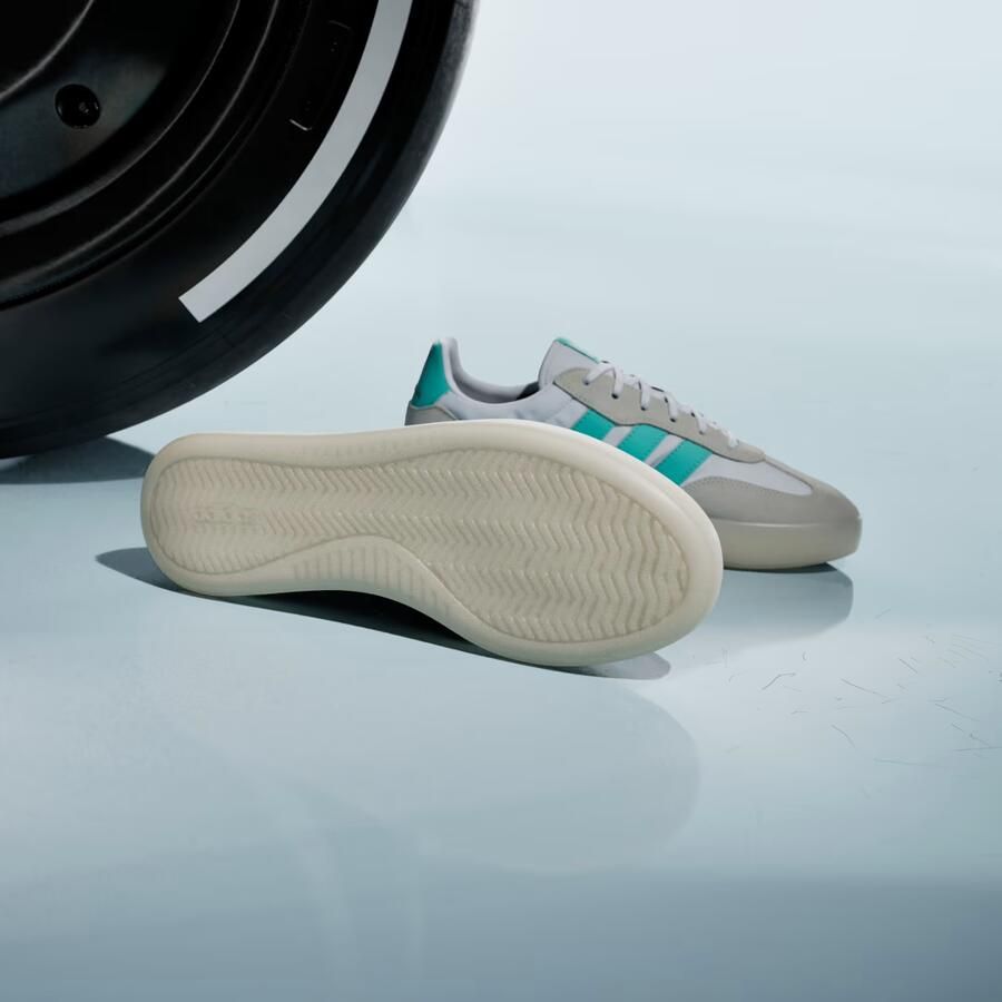 Adidas Perfor ce MERCEDES AMG PETRONAS FORMULA ONE TEAM BARREDA DECODE SCHOENEN Unisex Wit - Foto 4