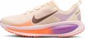 Nike Vomero 18 hardloopschoenen voor dames (straat) Roze - Roze