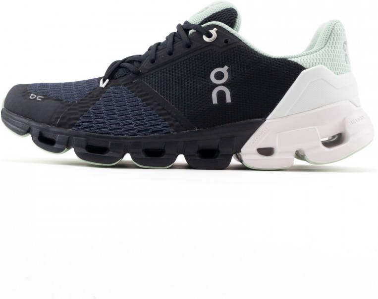 ON Running Cloudflyer Wide Dames Schoen Zwart Wit