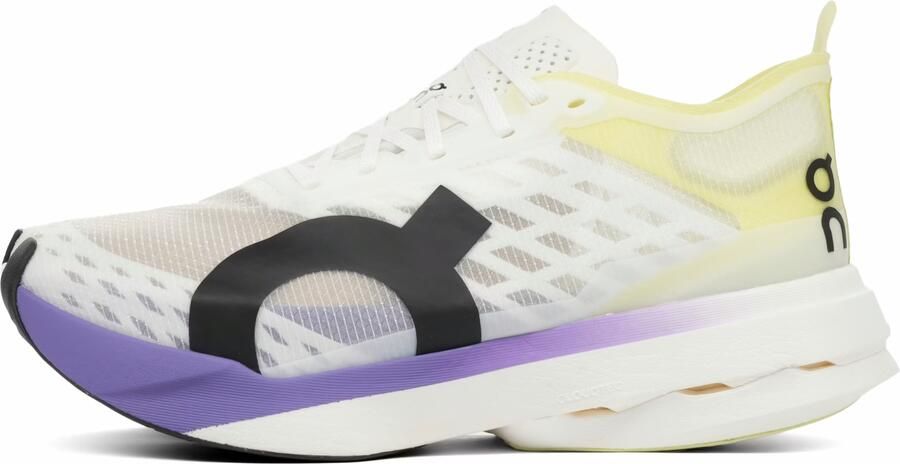 On Cloudboom Strike Dames