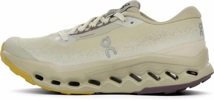 On Women's Cloudsurfer Trail 2 WP Trailrunningschoenen beige