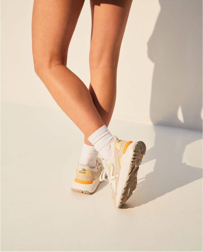 Hub Grid | White Papaya Wit Suede Lage sneakers Dames
