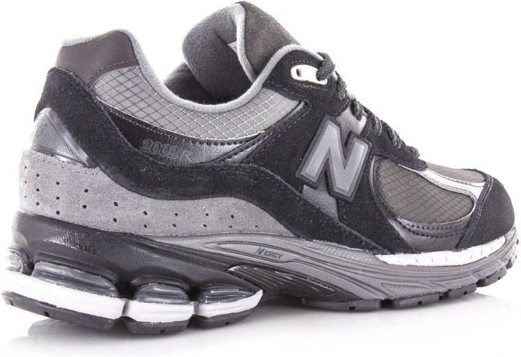 New Balance 2002R sneakers zwart Suede Unisex