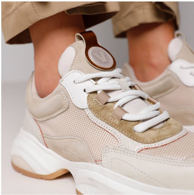 Creme kleurige sneakers 2025