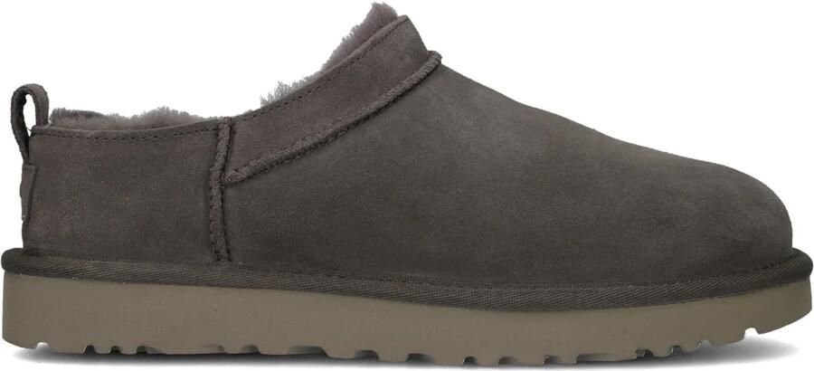 UGG Vachtlaarzen Dames W Classic Maat: 37 Materiaal: Suède Kleur: Grijs