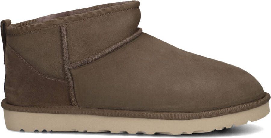 UGG Vachtlaarzen Heren Classic Ultra Mini Maat: 42 Materiaal: Suède Kleur: Bruin