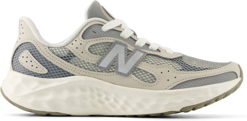 New Balance Women's Fresh Foam Arishi V4 Hardloopschoenen beige grijs