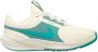 Nike Kid's Star Runner 5 Multisportschoenen beige wit - Thumbnail 2