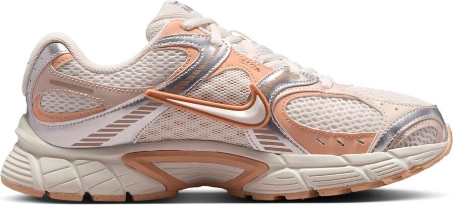 Nike Women's V5 RNR Sneakers bruin